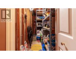 956 QUEENSBOROUGH COURT N - 45