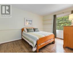 41 HAMPTON CRESCENT - 31