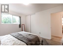 10 STROUD CRESCENT - 11