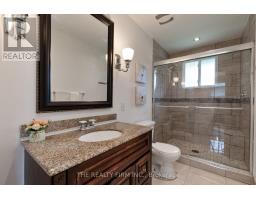 10 STROUD CRESCENT - 16