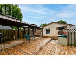 10 STROUD CRESCENT - 28
