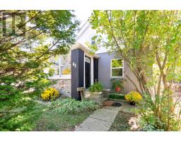 61 BRISCOE STREET W - 2