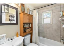 1919 DULUTH CRESCENT - 32