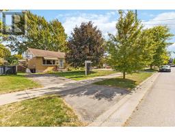 1919 DULUTH CRESCENT - 4