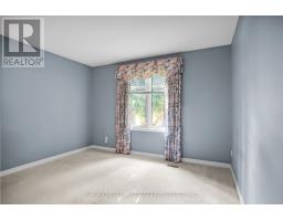 38 QUINELLA PLACE - 35