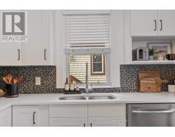 74 EMERY STREET E - 18