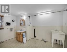 110 JOHN STREET W - 24