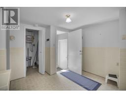 110 JOHN STREET W - 25