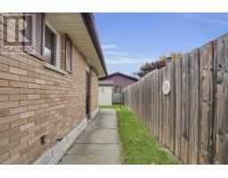 110 JOHN STREET W - 29