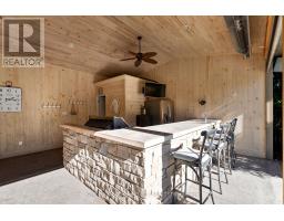 1 SHAVIAN COURT - 42