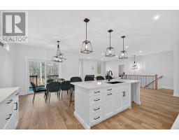 22 - 175 GLENGARIFF DRIVE - 10