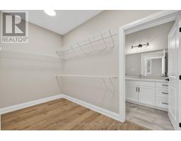 22 - 175 GLENGARIFF DRIVE - 20