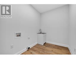 22 - 175 GLENGARIFF DRIVE - 24