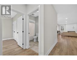 22 - 175 GLENGARIFF DRIVE - 3