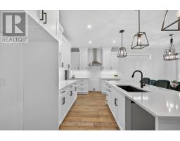 22 - 175 GLENGARIFF DRIVE - 4