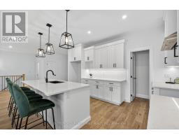 22 - 175 GLENGARIFF DRIVE - 6