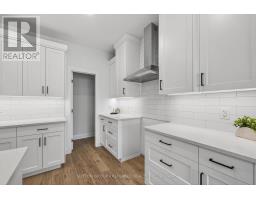 22 - 175 GLENGARIFF DRIVE - 8