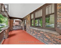 947 MAITLAND STREET - 4