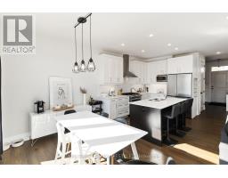 20 - 555 SUNNINGDALE ROAD E - 22