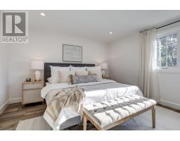 52 BEXHILL DRIVE - 41