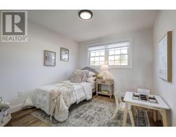 52 BEXHILL DRIVE - 43