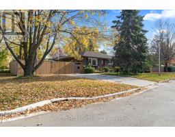 106 LAURENTIAN DRIVE N - 2