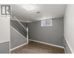 106 LAURENTIAN DRIVE N - 24