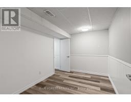 106 LAURENTIAN DRIVE N - 32