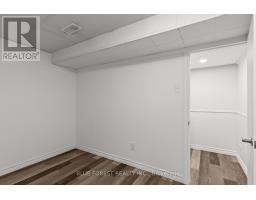 106 LAURENTIAN DRIVE N - 33