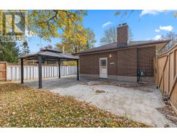 106 LAURENTIAN DRIVE N - 39