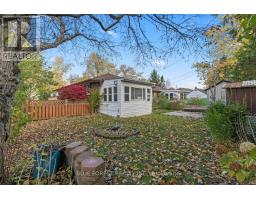 106 LAURENTIAN DRIVE N - 44