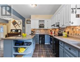 21948 ADELAIDE STREET N - 11