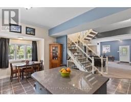 21948 ADELAIDE STREET N - 12