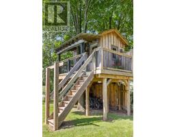 21948 ADELAIDE STREET N - 34