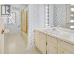 808 CLEARVIEW CRESCENT - 21