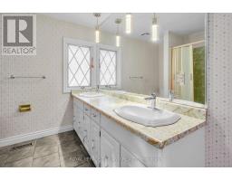 808 CLEARVIEW CRESCENT - 24