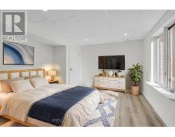 808 CLEARVIEW CRESCENT - 27