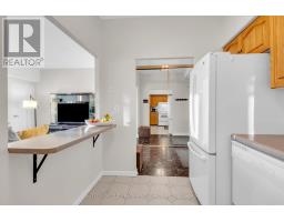 1201 - 744 WONDERLAND ROAD S - 14