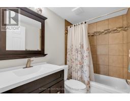 1201 - 744 WONDERLAND ROAD S - 16