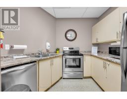 1201 - 744 WONDERLAND ROAD S - 26