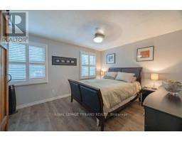 17 WINDING WAY CRESCENT - 16