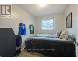 17 WINDING WAY CRESCENT - 18