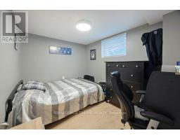 17 WINDING WAY CRESCENT - 32