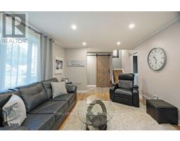 17 WINDING WAY CRESCENT - 7