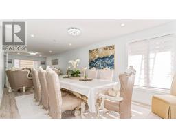 35 HUMMINGBIRD CRESCENT - 11