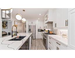 35 HUMMINGBIRD CRESCENT - 14