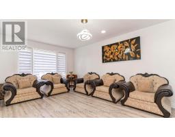 35 HUMMINGBIRD CRESCENT - 17