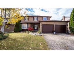 35 HUMMINGBIRD CRESCENT - 2