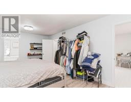 35 HUMMINGBIRD CRESCENT - 31