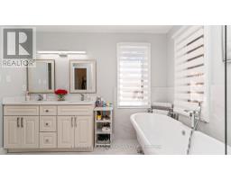 35 HUMMINGBIRD CRESCENT - 34